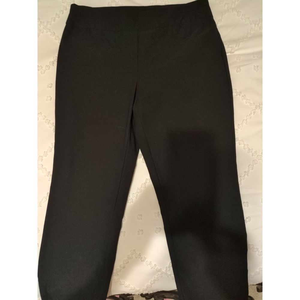 Chico's So Slimming Women's Capri 0.5= Size 6